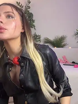 Snapshot of KittyKatyDream chatting on 01-26-25, 08:45 KittyKatyDream online show from 01-26-25, 08:45