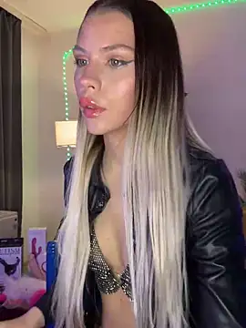 Snapshot of KittyKatyDream chatting on 02-20-25, 08:03 KittyKatyDream online show from 02-20-25, 08:03