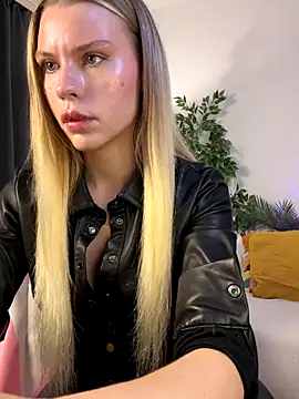 Snapshot of KittyKatyDream chatting on 11-02-25, 06:02 KittyKatyDream online show from 11-02-25, 06:02