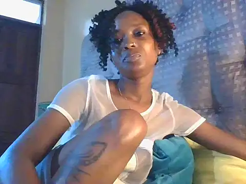 Snapshot of Babetys chatting on 10-15-25, 08:11 Babetys online show from 10-15-25, 08:11