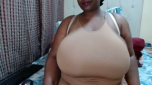 Snapshot of CHOCOLATEDARKBUSTYX chatting on 06-25-26, 08:25 CHOCOLATEDARKBUSTYX online show from 06-25-26, 08:25