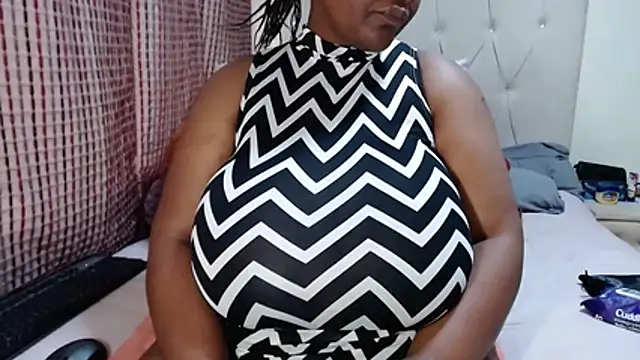 CHOCOLATEDARKBUSTYX online show from 10-31-25, 05:59