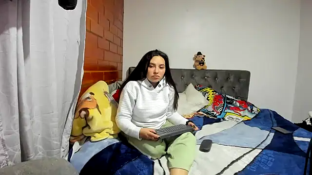  girls on fire  online show from 12-17-25, 11:10