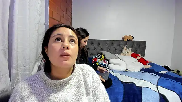  girls on fire  online show from 12-18-25, 11:19