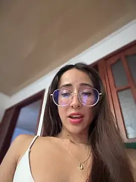 lauravasquez online show from 02-09-25, 10:00
