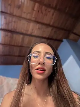 lauravasquez online show from 09-08-25, 04:39