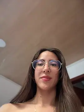 lauravasquez online show from 02-26-25, 06:26