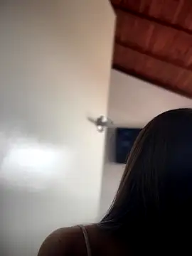 lauravasquez online show from 11-21-25, 05:45