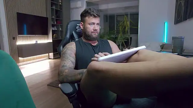 UbbeViking online show from 10-15-25, 05:10