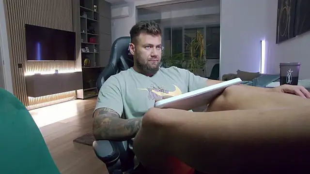 UbbeViking online show from 10-24-25, 04:39