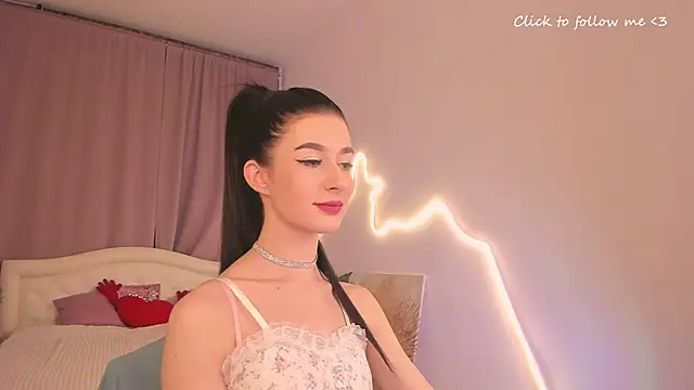 LauraCoy online show from 01-11-26, 11:11