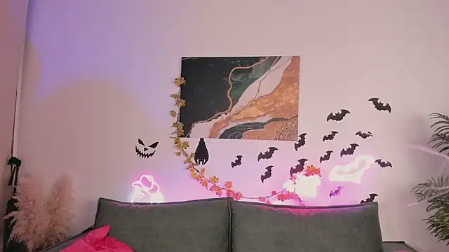 LauraCoy online show from 11-03-25, 07:39