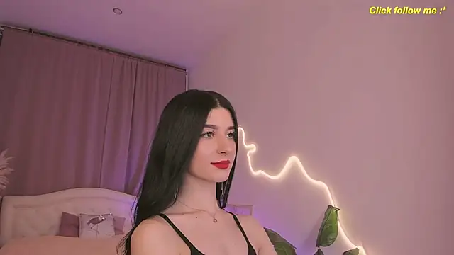 LauraCoy online show from 05-06-26, 08:24