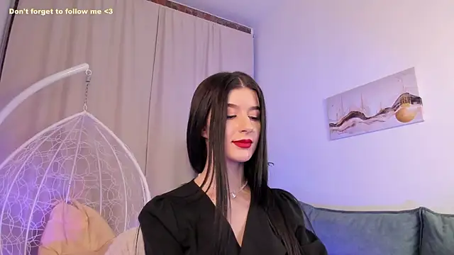 Snapshot of LauraCoy chatting on 02-03-25, 11:26 LauraCoy online show from 02-03-25, 11:26