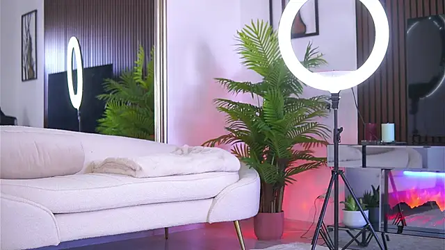 Abbela White online show from 06-17-26, 05:40