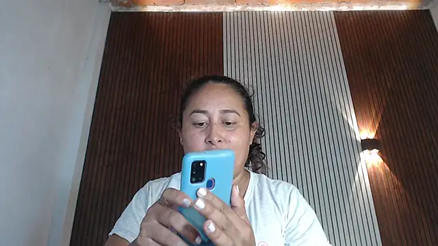 NadiaWhite online show from 05-28-26, 04:46