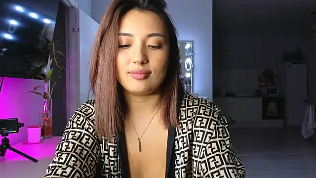 lily  foster online show from 03-20-25, 07:04