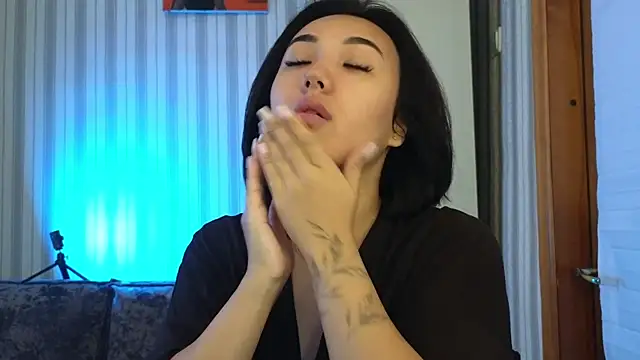 lily  foster online show from 09-19-25, 06:39