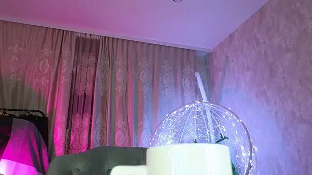 lily  foster online show from 12-22-25, 08:31