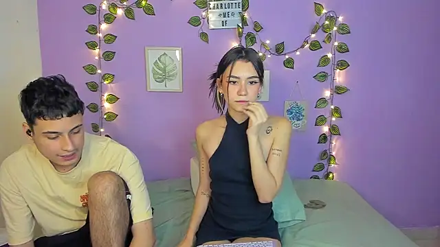 Snapshot of charlottte_queen chatting on 02-14-25, 09:10 charlottte queen online show from 02-14-25, 09:10