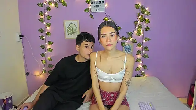Snapshot of charlottte_queen chatting on 03-14-25, 09:10 charlottte queen online show from 03-14-25, 09:10