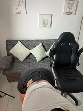 Megan lu2 online show from 11-20-25, 11:55