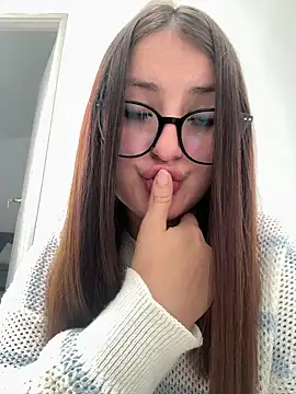 Snapshot of Megan_lu2 chatting on 10-20-25, 08:53 Megan lu2 online show from 10-20-25, 08:53