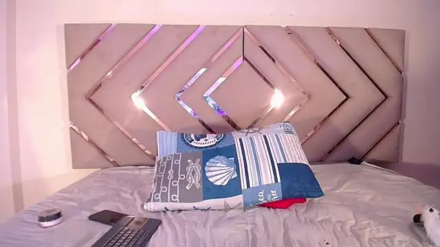 Raven foxter1 online show from 11-15-25, 08:29