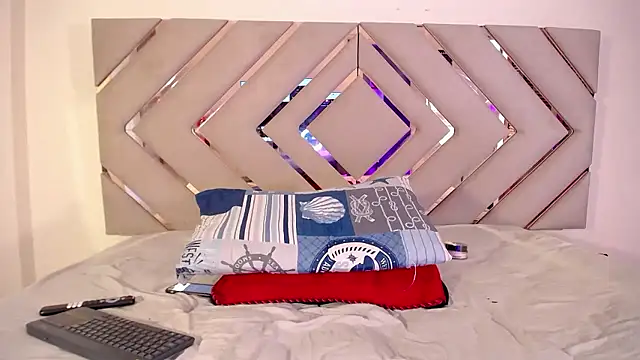 Raven foxter1 online show from 01-09-26, 09:00