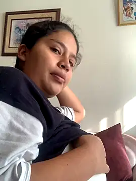 moncerrat luna online show from 11-02-25, 08:14