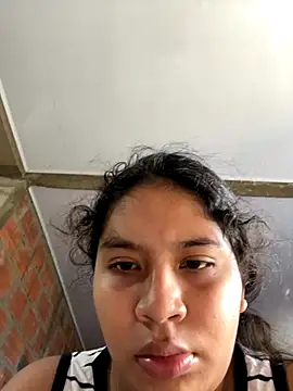 moncerrat luna online show from 11-19-25, 04:40