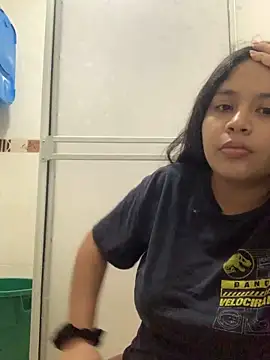 moncerrat luna online show from 11-04-25, 02:15