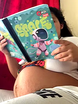 moncerrat luna online show from 10-05-25, 09:49