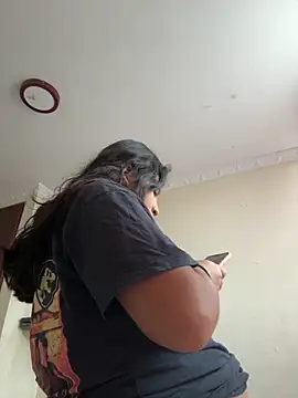 moncerrat luna online show from 10-20-25, 07:36