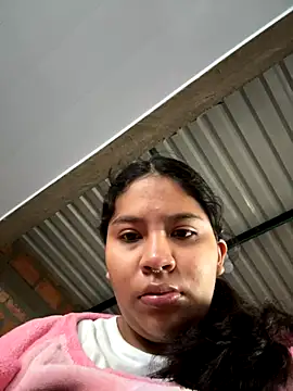 moncerrat luna online show from 11-17-25, 02:32