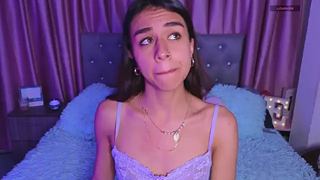 Snapshot of Emiily_Scott1 chatting on 12-05-25, 01:05 Emiily Scott1 online show from 12-05-25, 01:05