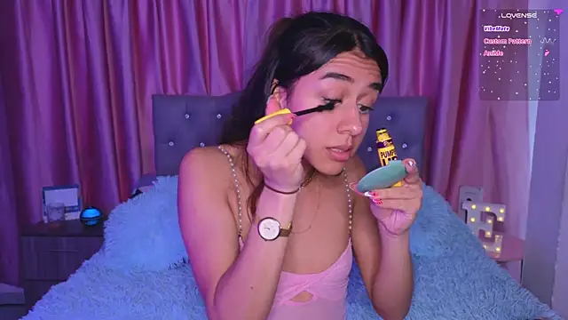 Snapshot of Emiily_Scott1 chatting on 11-28-25, 09:37 Emiily Scott1 online show from 11-28-25, 09:37