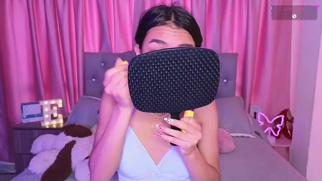 Snapshot of Emiily_Scott1 chatting on 11-08-25, 02:31 Emiily Scott1 online show from 11-08-25, 02:31