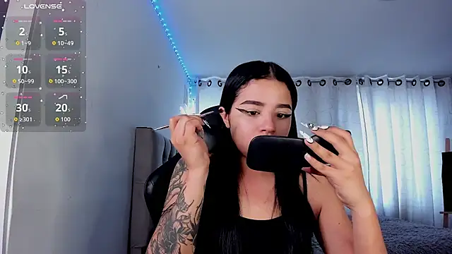 aliice walker  online show from 11-18-25, 04:43