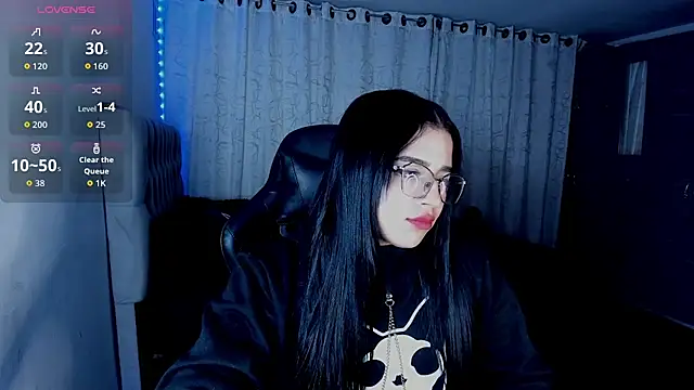 aliice walker  online show from 12-14-25, 03:35