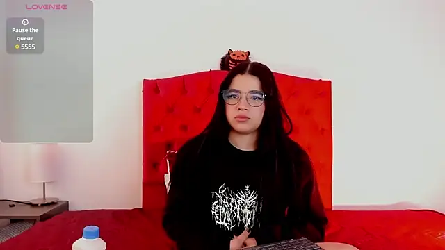 aliice walker  online show from 12-19-24, 03:30