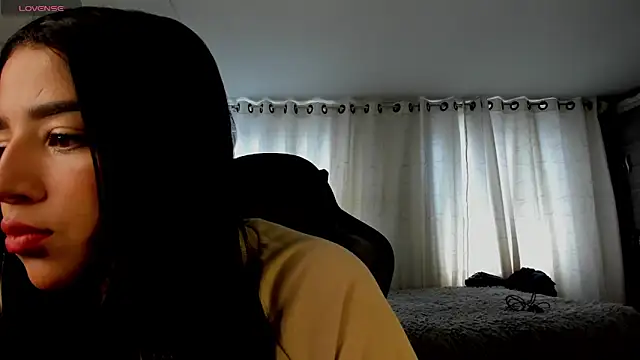 aliice walker  online show from 03-26-26, 02:48