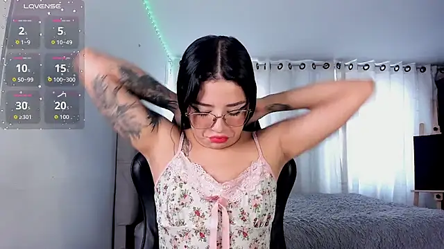 aliice walker  online show from 11-20-25, 05:24