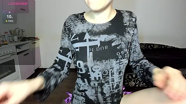 Snapshot of KitsuneRem chatting on 09-23-25, 08:16 KitsuneRem online show from 09-23-25, 08:16