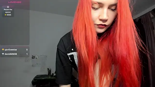 Snapshot of KitsuneRem chatting on 01-10-25, 07:43 KitsuneRem online show from 01-10-25, 07:43