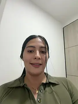 Snapshot of Sophie__Foxxx chatting on 07-14-26, 02:05 Sophie Foxxx online show from 07-14-26, 02:05