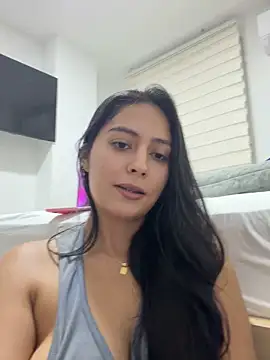 Snapshot of Sophie__Foxxx chatting on 04-28-26, 02:27 Sophie Foxxx online show from 04-28-26, 02:27