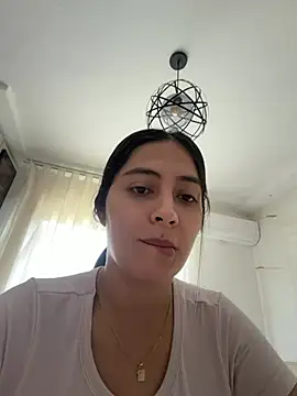 Snapshot of Sophie__Foxxx chatting on 07-17-26, 04:15 Sophie Foxxx online show from 07-17-26, 04:15
