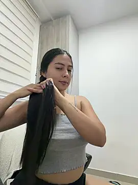 Snapshot of Sophie__Foxxx chatting on 05-28-26, 12:51 Sophie Foxxx online show from 05-28-26, 12:51
