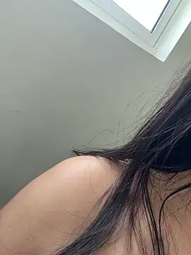 Snapshot of Sophie__Foxxx chatting on 05-18-26, 02:55 Sophie Foxxx online show from 05-18-26, 02:55